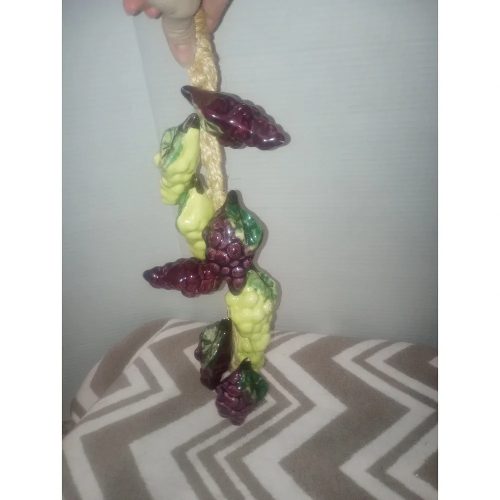 Ceramic Tuscan Style Hanging Grape Cluster On Jute Cord‎ Wall Hanging Decor 3D